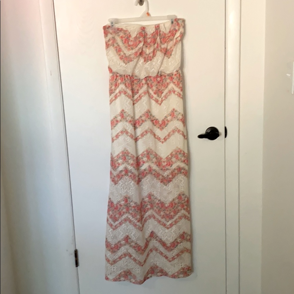 Sleeveless dress.